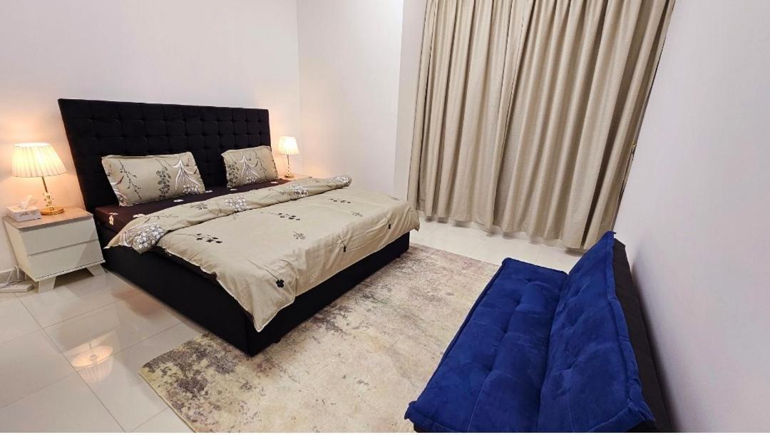 Elegant Villa Rooms In Dubai Near Airport Esterno foto